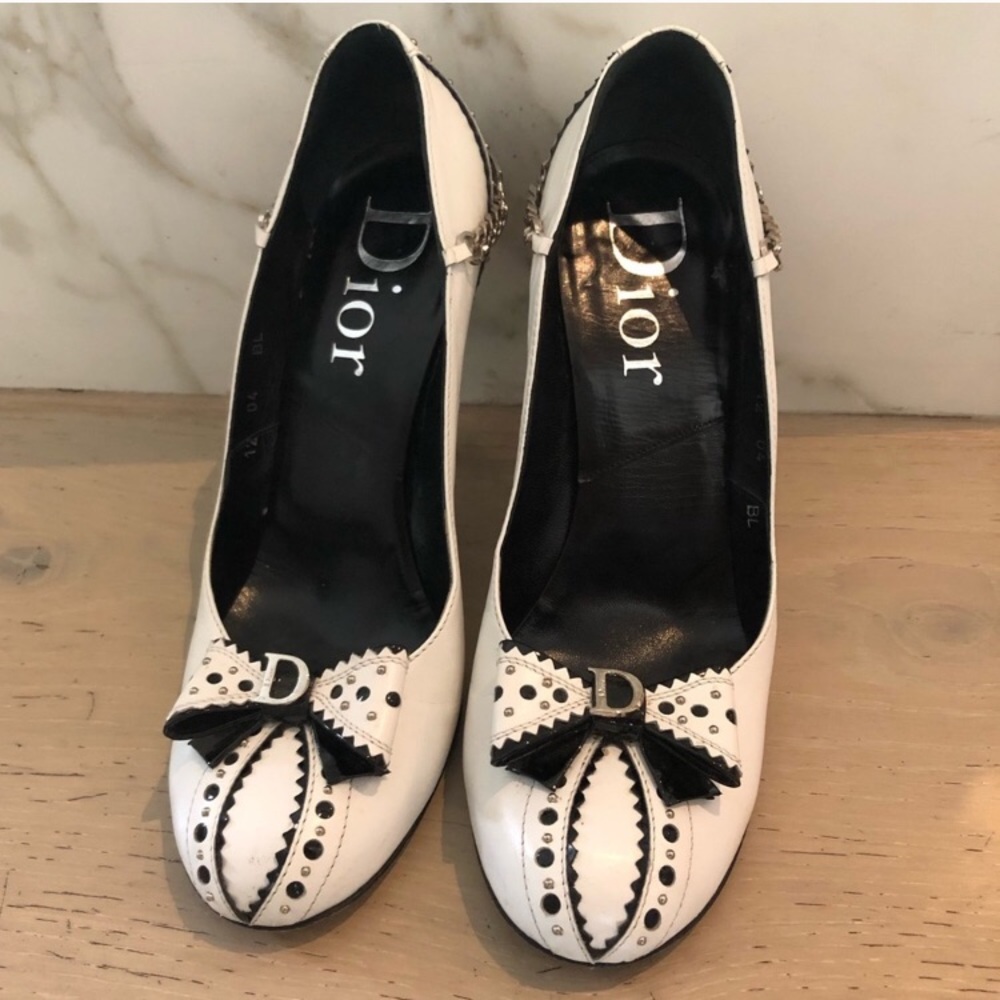 Stunning DIOR Spectator pumps!!